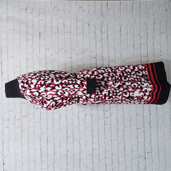 Liz Claiborn Black, Red and White 3/4 Sleeve Shift Dress - Picture 3 of 11